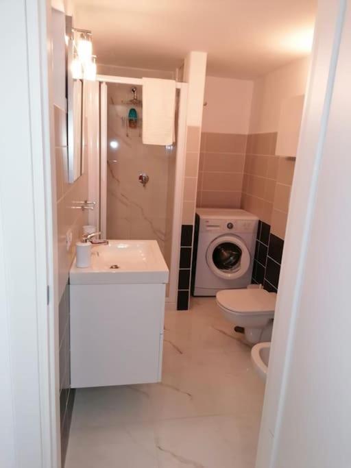 Fiumicino Aeroporto Casa Vacanze Iris 外观 照片